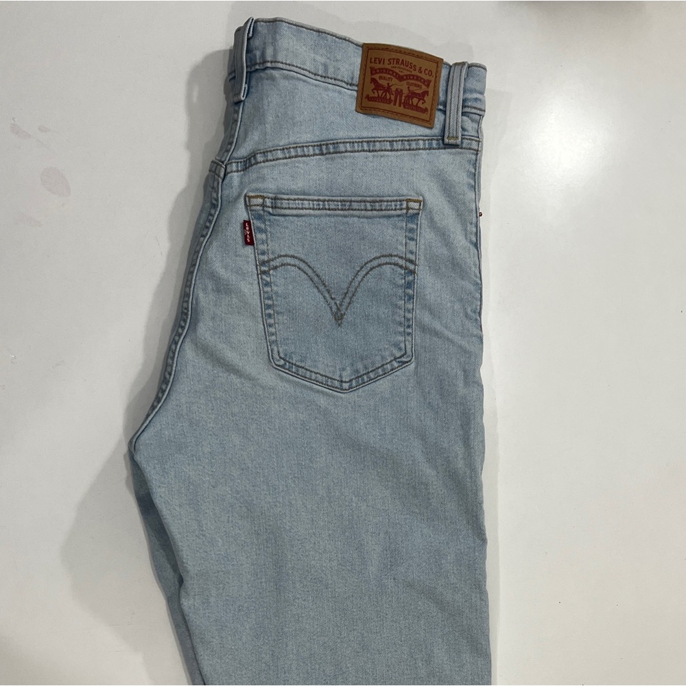 Levi's Women's Ribcage Straight Ankle Jeans - Picture 9 of 9
